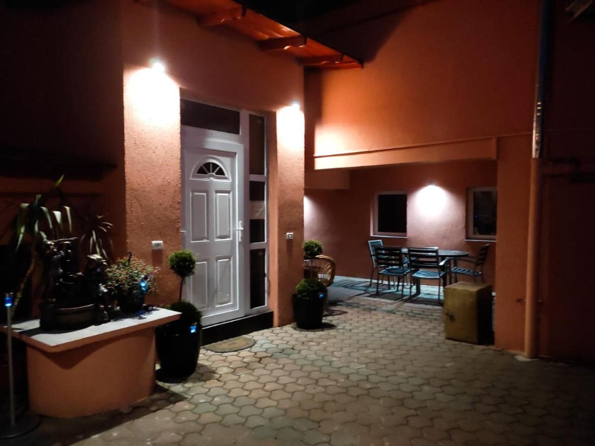 Calypso Rooms Făgăraş المظهر الخارجي الصورة